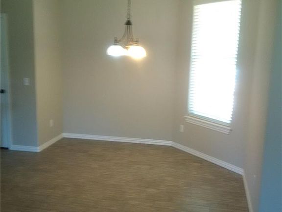 4th image of 1461 S Blue Willow Ave