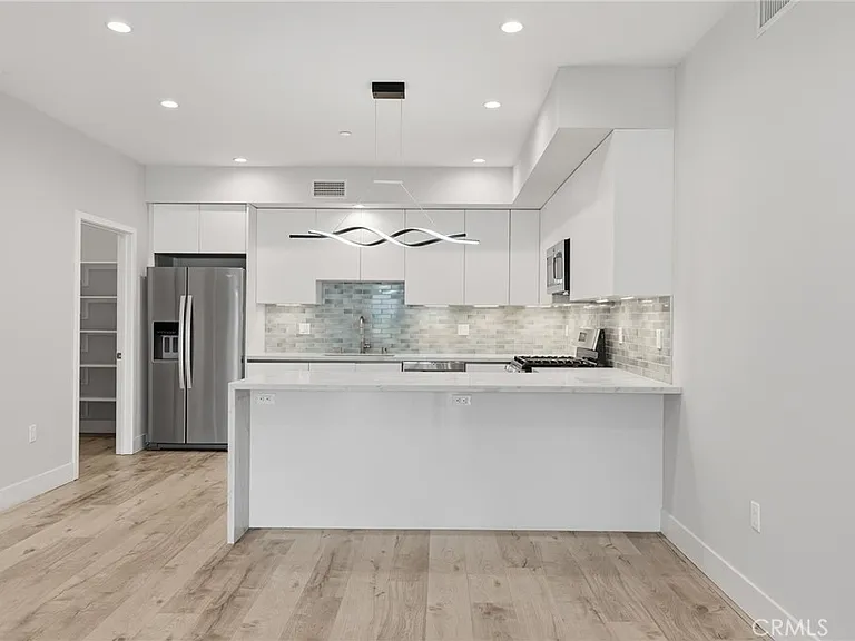5820 La Mirada Ave #402 — Photo 3