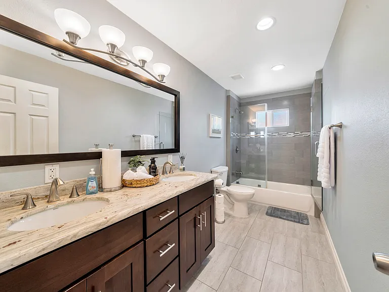 13341 Cromwell Dr — Photo 16