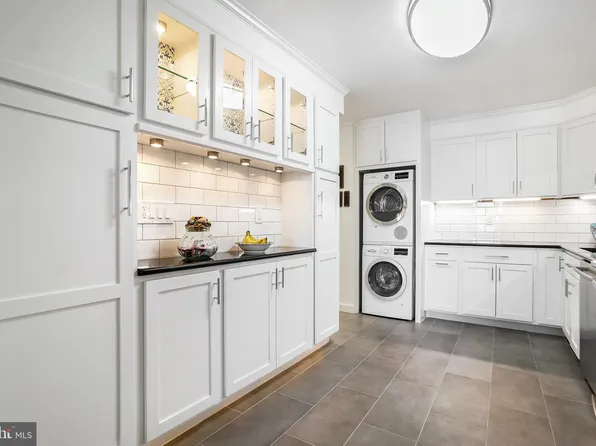 5902 Mount Eagle Dr APT 1615, Alexandria, VA 22303