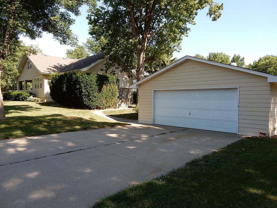 923 N 11th St Beatrice NE 68310 Zillow