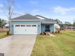 102 Owens Rd, Pembroke, GA 31321