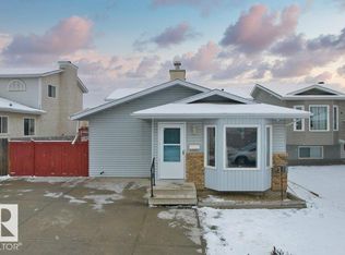 7036 190th St NW, Edmonton, AB T5T5E4