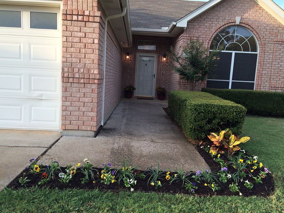 2nd image of 233 Redwood Ct