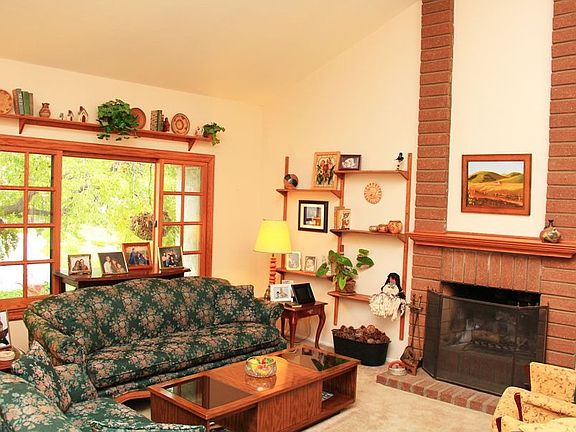 2nd image of 1933 Viento Verano Dr