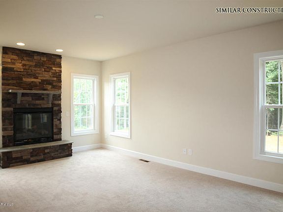 3rd image of 503 Heartwood Xing
