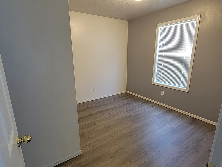 2513 W Grouse Ave — Photo 13