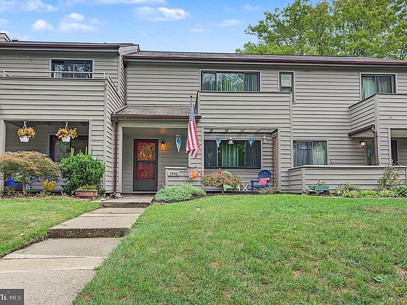 3rd image of 1045 Cedar Ridge Ct