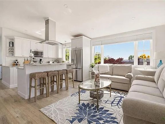 5th image of 419 Broadway APT 5