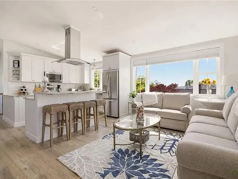 419 Broadway St #5 — Photo 5
