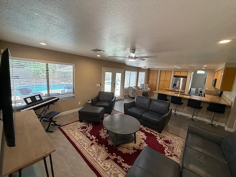 6803 W Rose Garden Ln — Photo 13