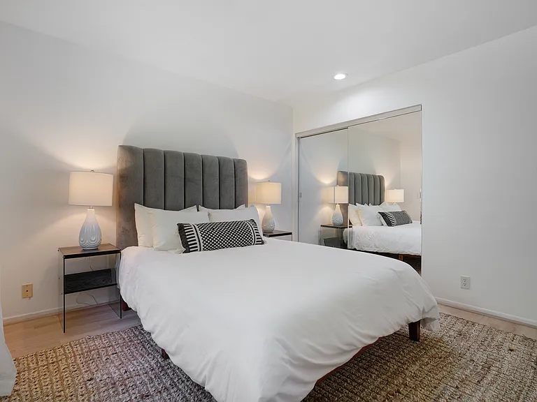 18111 Coastline Dr #2 — Photo 37