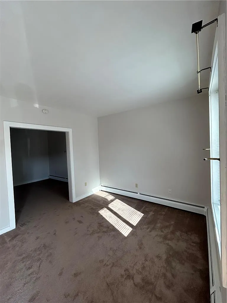 2 bed, 1.0 bath, 968 sqft, $1,600 — Photo 3