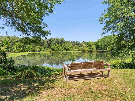 4th image of 1503 Twin Lakes Cir #E