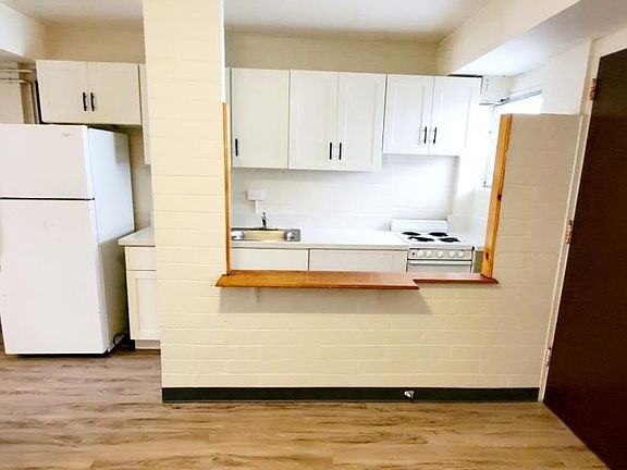 2nd image of 215 Paoakalani Ave #11
