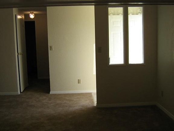 5th image of 25619 Troy Ln