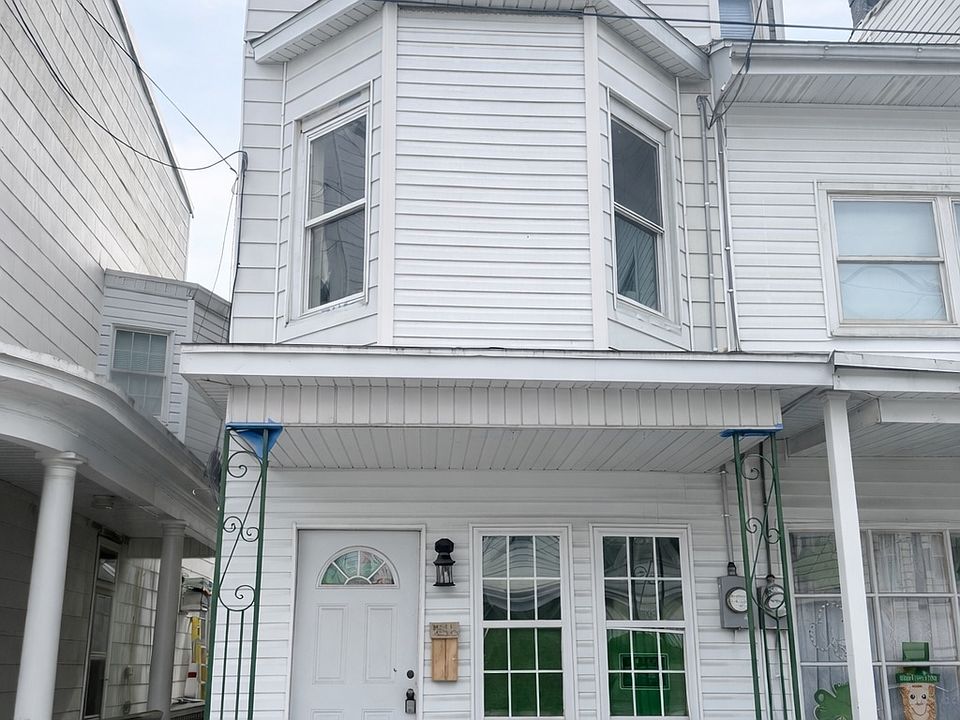 1st image of 630 E Centre St