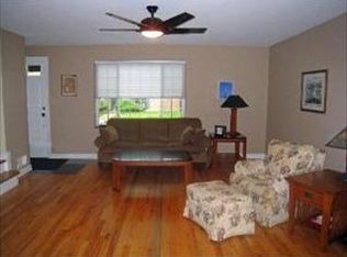 111 Fellows Ct, Elmhurst, IL 60126