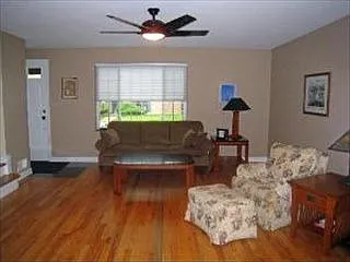 111 Fellows Ct photo 1
