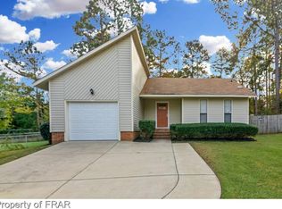 7129 Old Castle Dr, Fayetteville, NC 28314