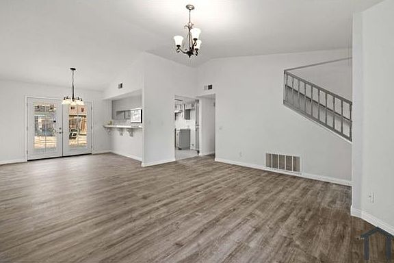 4th image of 1222 W Avenue H1