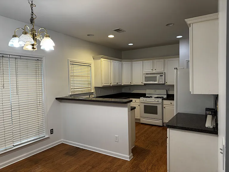 1223 Crescentwood Ln — Photo 6