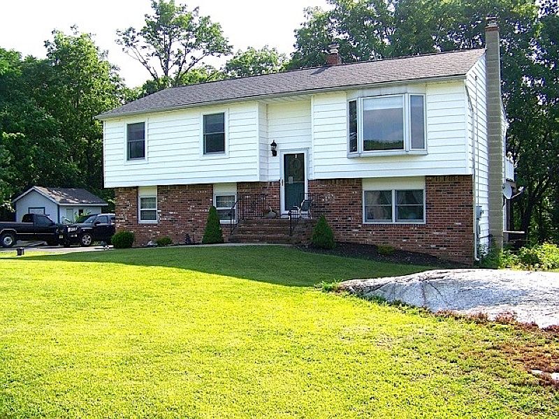 1st image of 8 Carol Dr