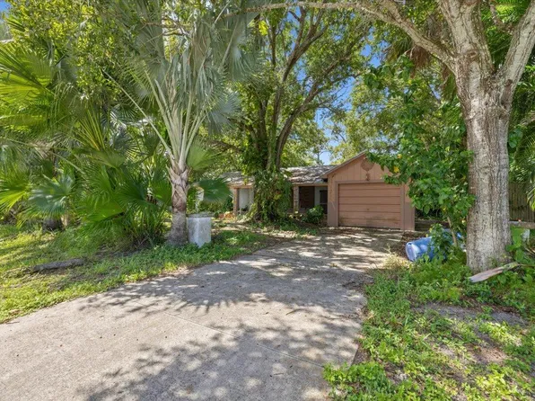 6507 Deleon Avenue, Fort Pierce, FL 34951