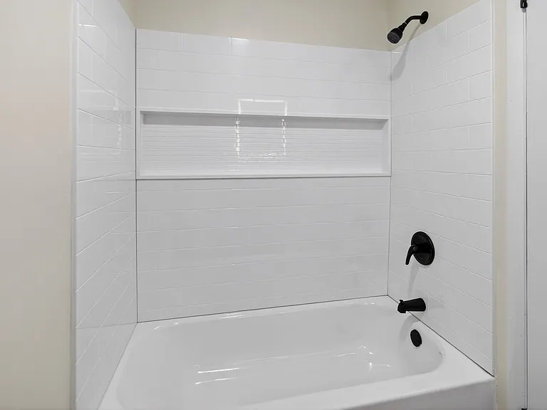 9 Beach St — Photo 17
