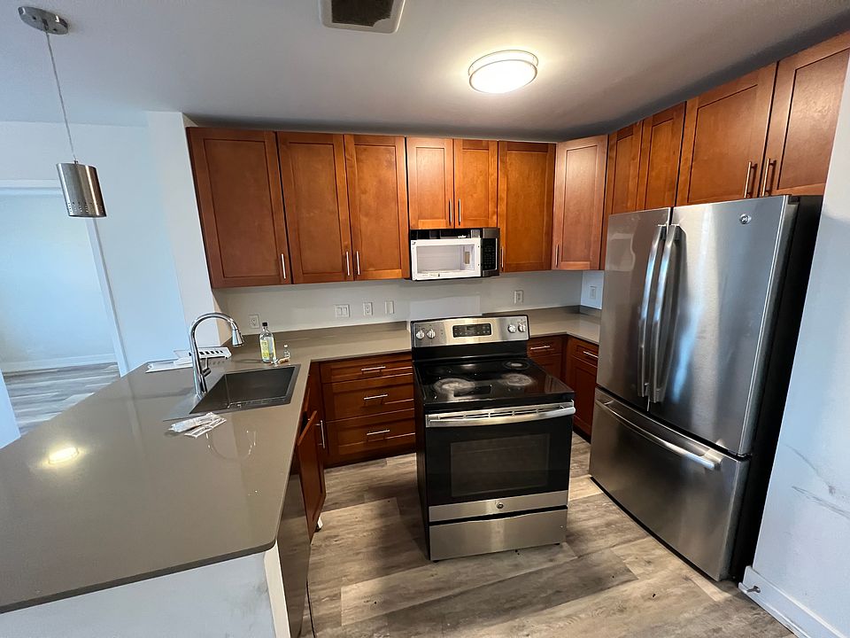 1st image of 130 37th St APT 1