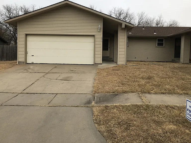 2373 N Rutland Ct — Photo 1