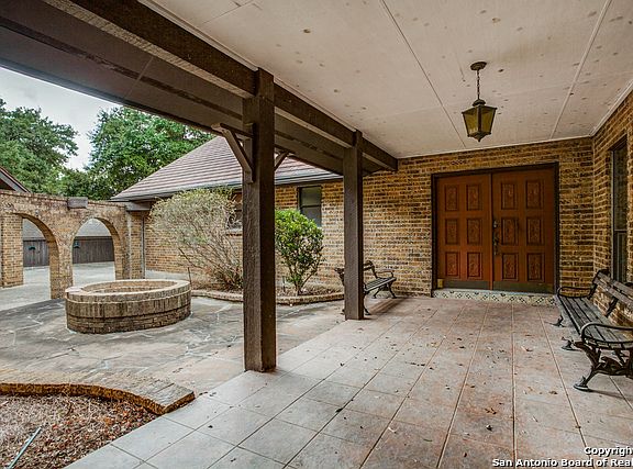 3rd image of 4014 Sylvanoaks Dr