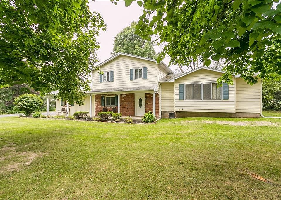 1st image of 9 Parkmeadow Dr