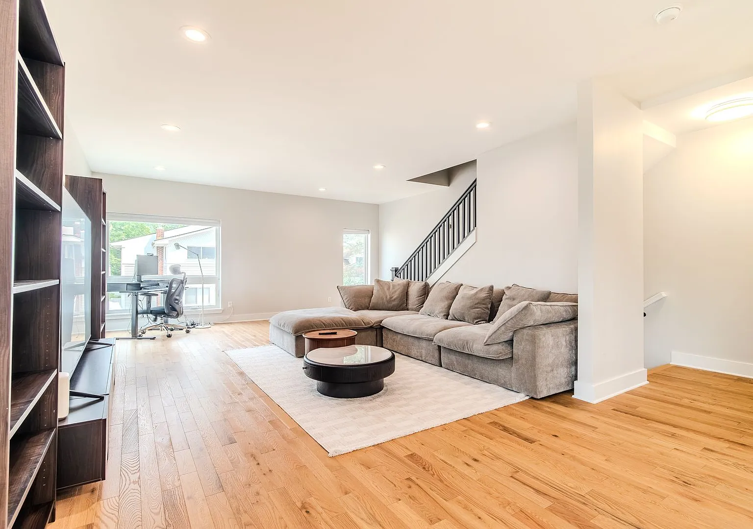 123 Mason Ct — Photo 2