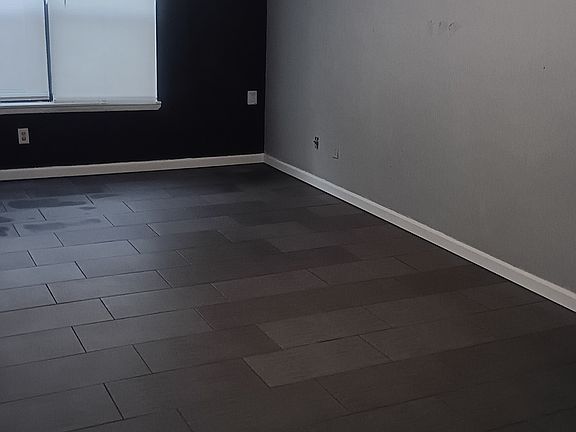 2nd image of 4475 Bay Shore Cir