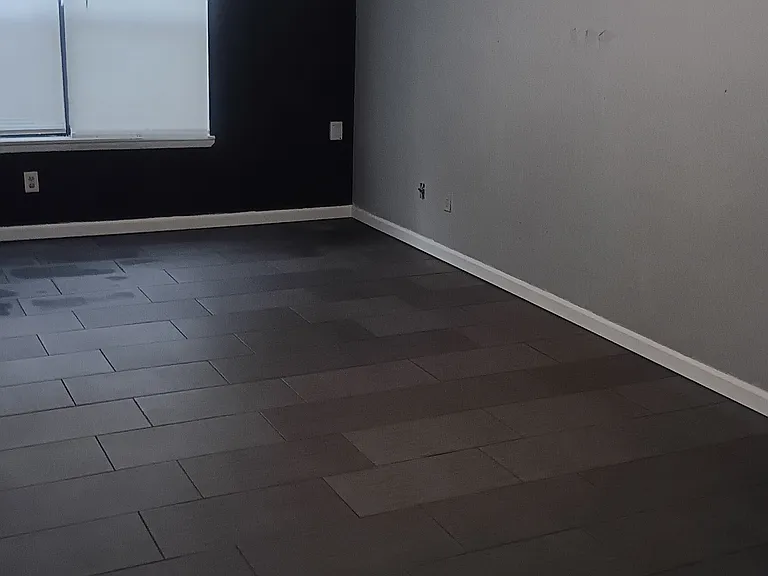 4475 Bayshore Cir — Photo 2