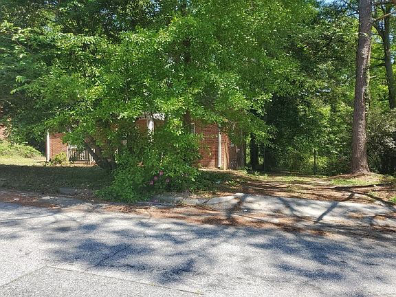 2nd image of 1088 Carlisle Ave