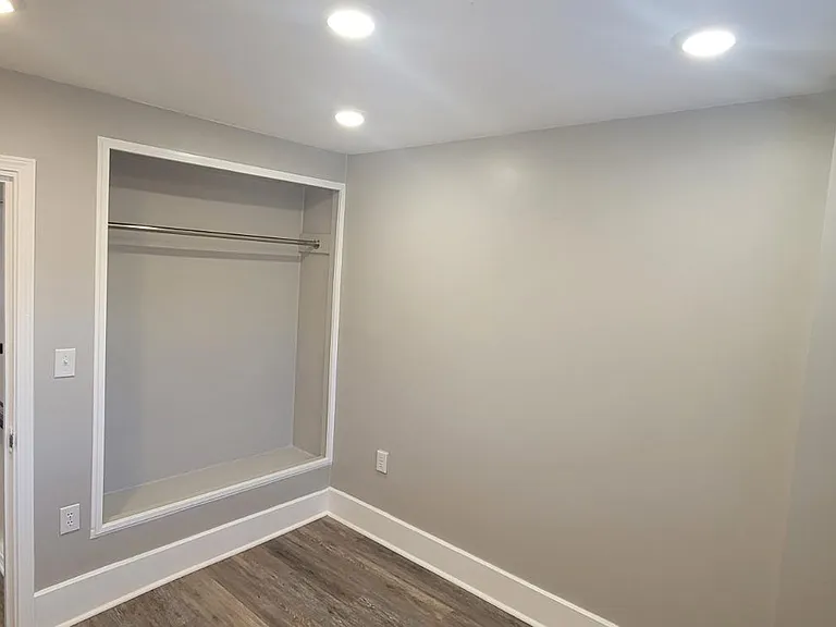 5896 Hobart St — Photo 14