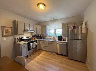 70 Eustis St #1, Cambridge, MA 02140