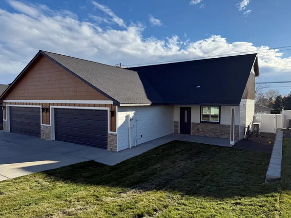 7427 Saddlebrook Loop #2, Yakima, WA 98908