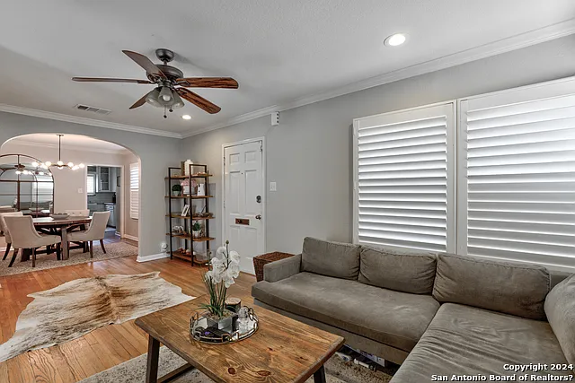2 bed, 2.0 bath, 1307 sqft, $2,795 — Photo 4