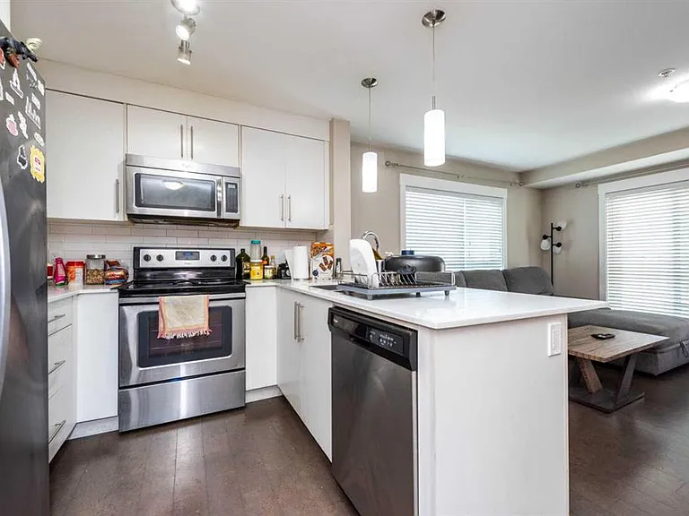 302 Skyview Ranch Dr NE — Photo 6