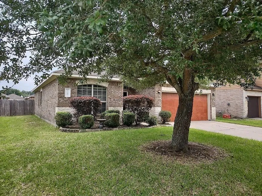3 bed, 2.0 bath, 1663 sqft, $1,895 — Photo 3