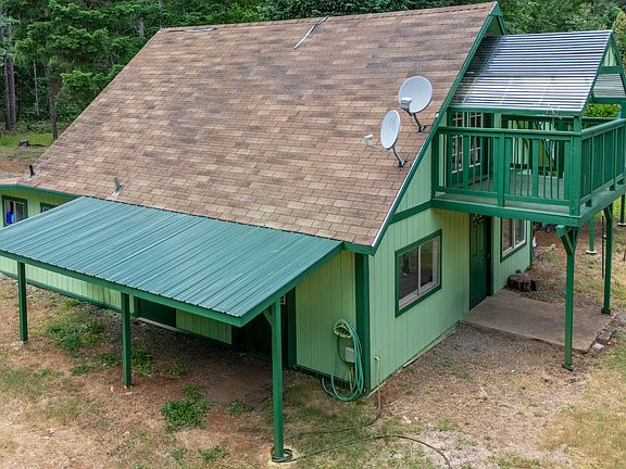 3rd image of 362 Crest Dr
