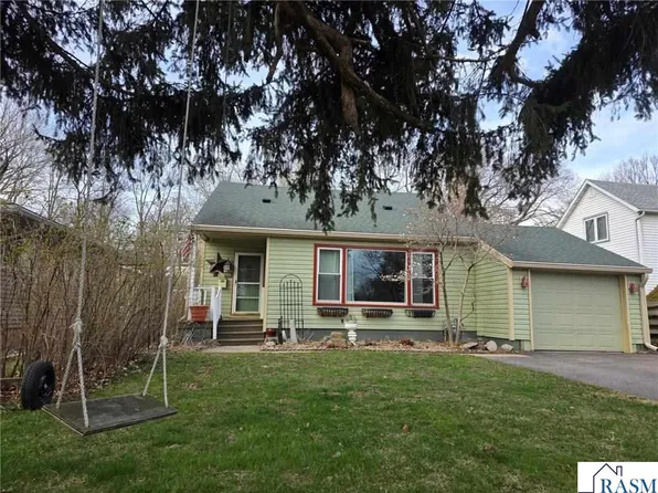 304 N 8th St, Saint Peter, MN 56082
