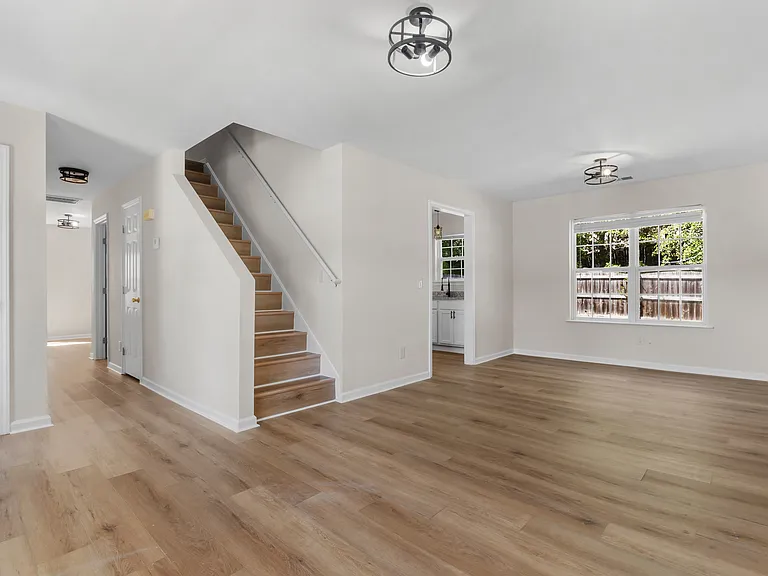 109 Summer Vale Dr — Photo 5