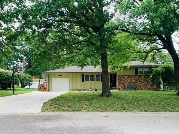 1964 Belmont St, El Dorado, KS 67042