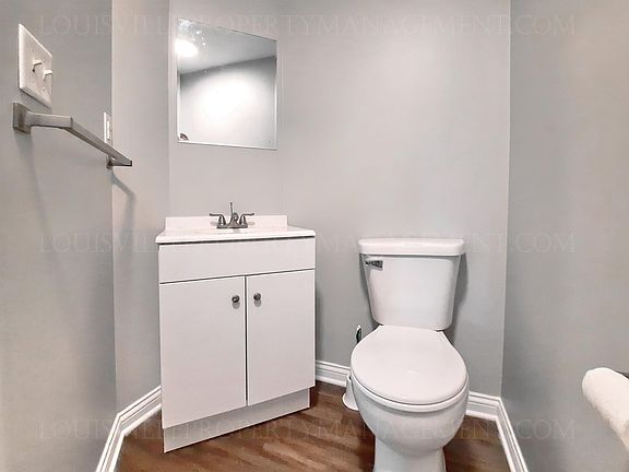4th image of 632 Marian Village Dr