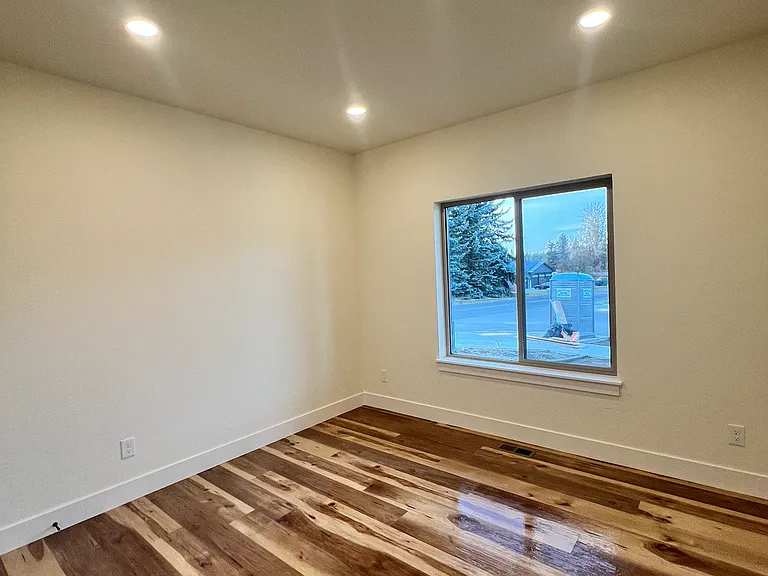 1702 E Metler Ln — Photo 29