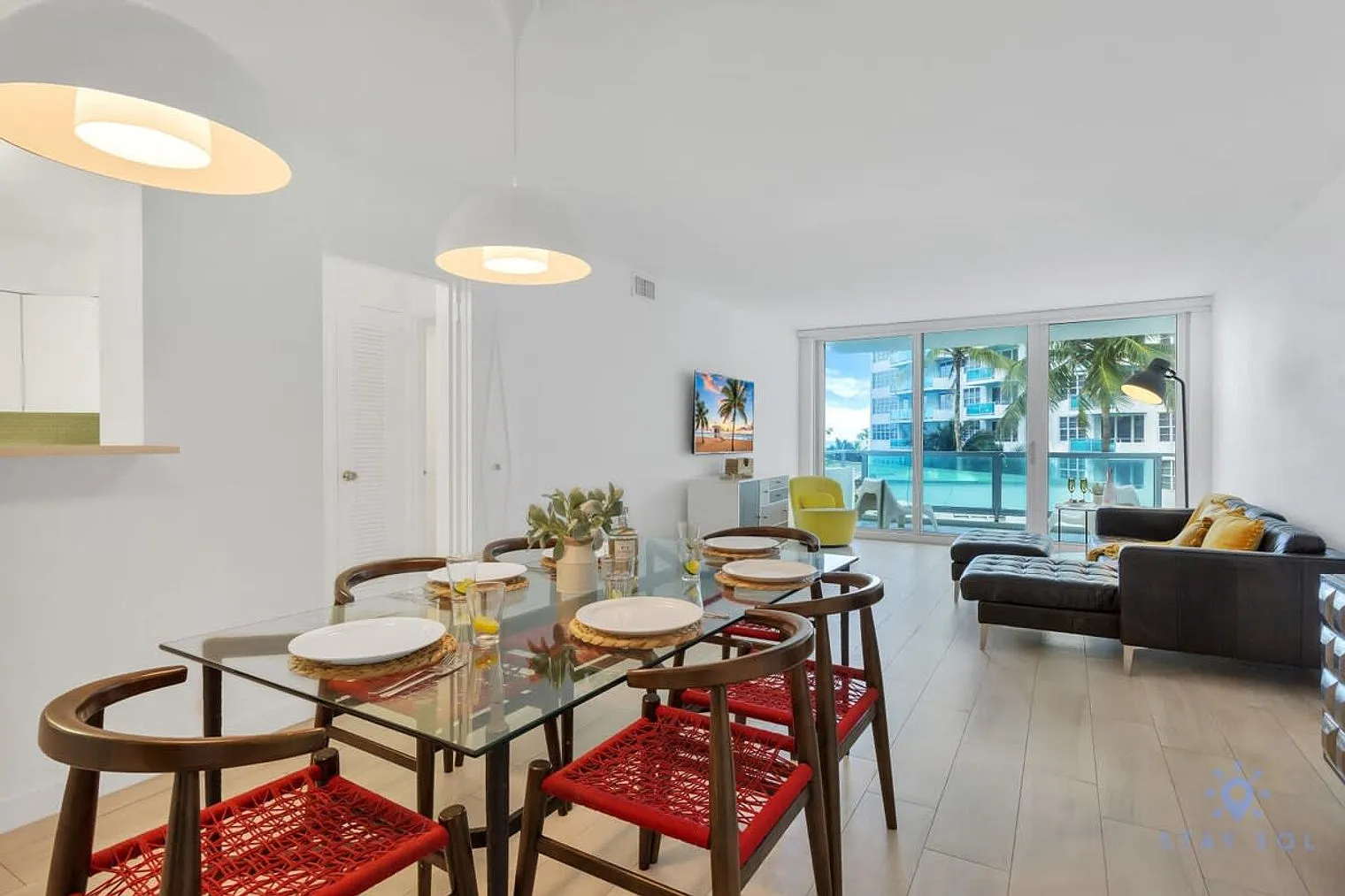 2 bed, 2.0 bath, 990 sqft, $3,468 — Photo 4